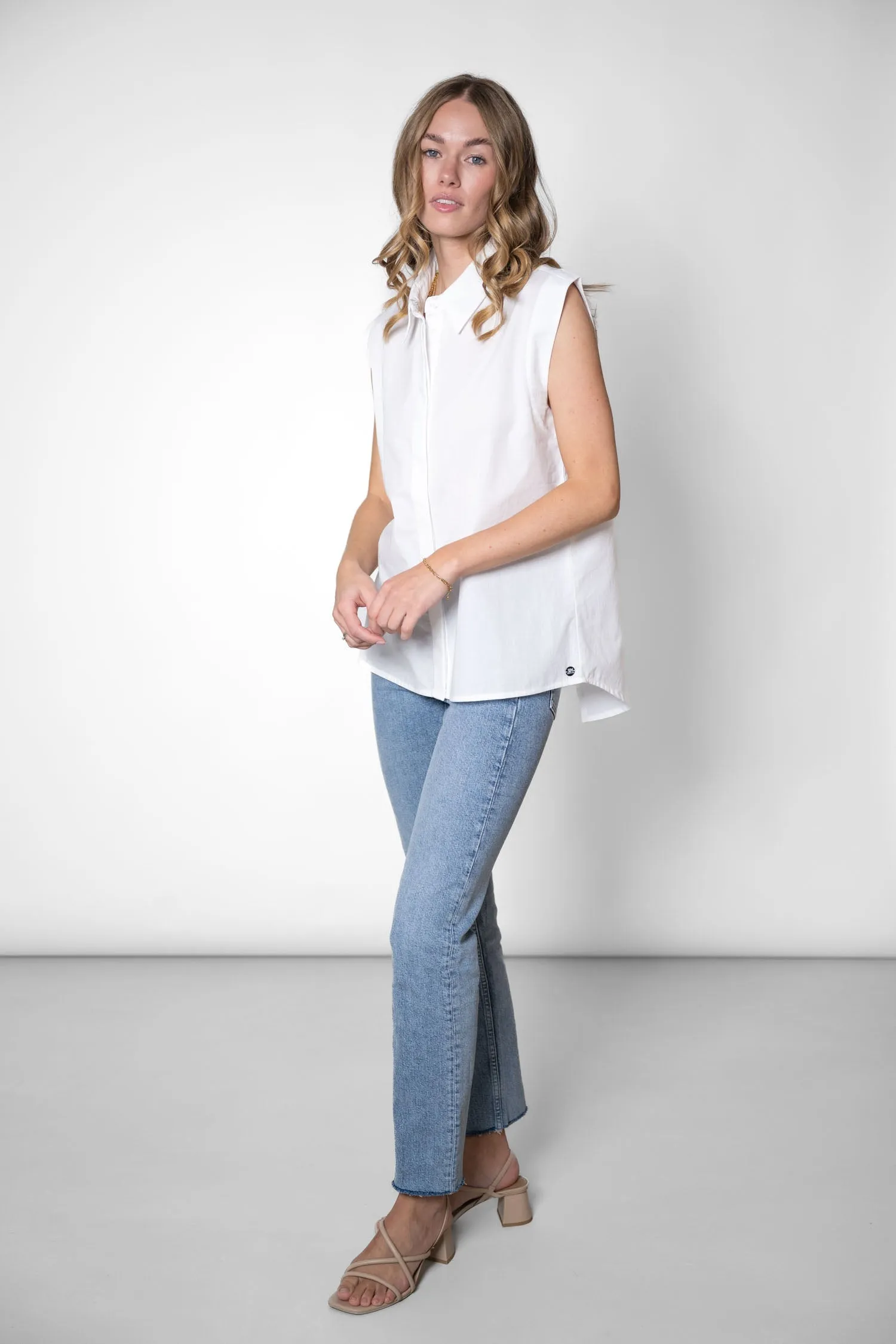 Blouse With A Back Slit White sold by Ivalo.com product image thumbnail 2