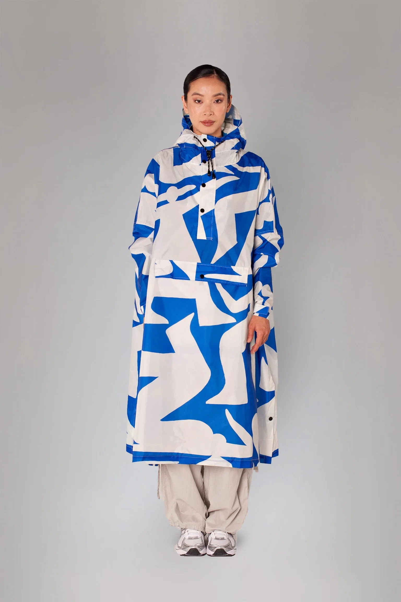 Timo Kuilder 'Blue Dance' Rain Poncho sold by Ivalo.com