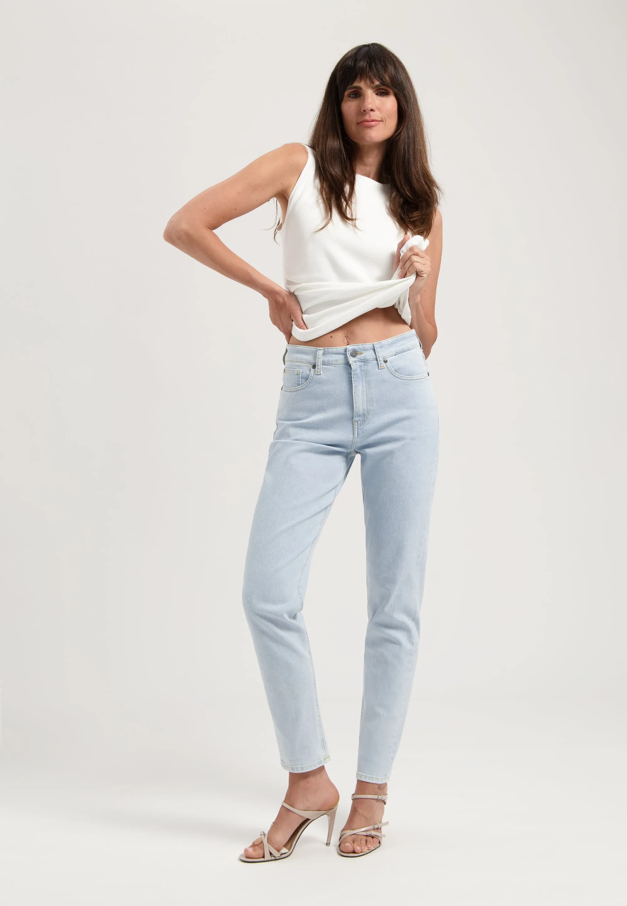 Mams High Tapered Jeans Light Stone sold by Ivalo.com