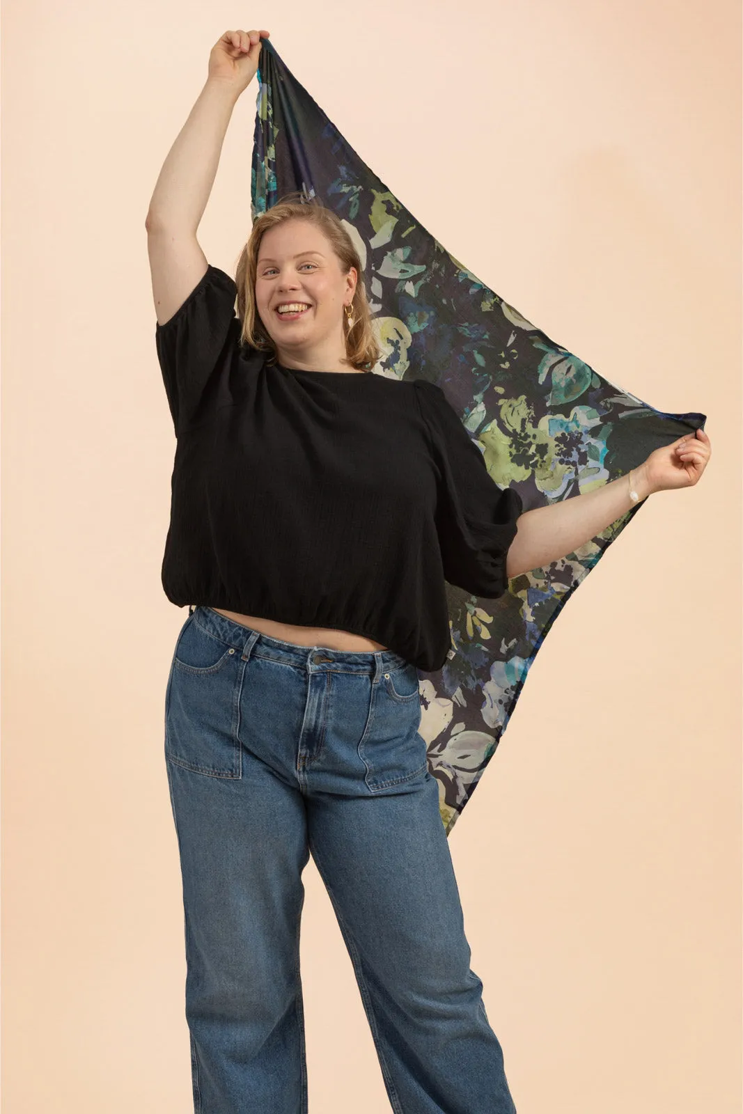 Cropped Blouse Black sold by Ivalo.com product image thumbnail 3