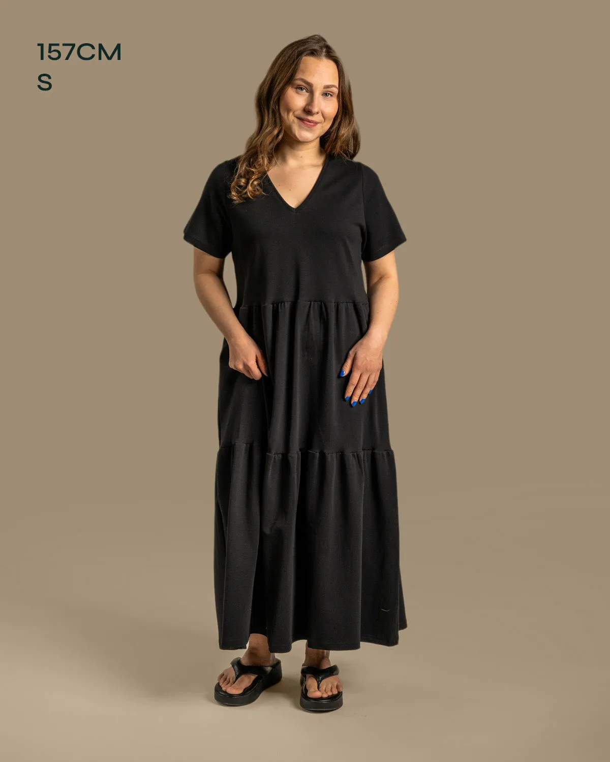 V-Neck Maxi Dress Black sold by Ivalo.com product image thumbnail 3