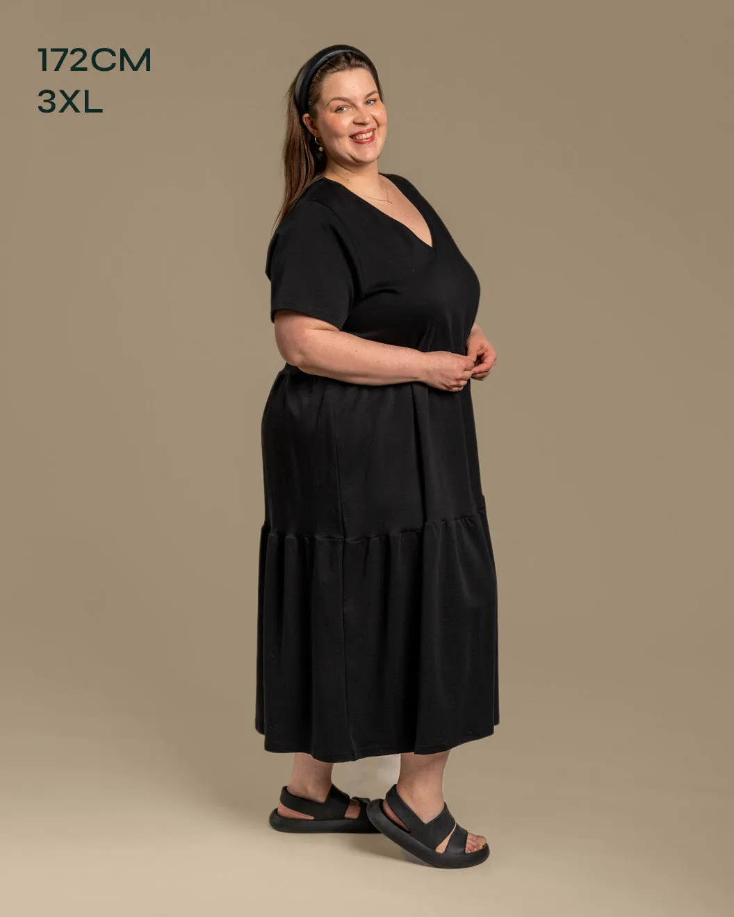 V-Neck Maxi Dress Black sold by Ivalo.com product image thumbnail 4