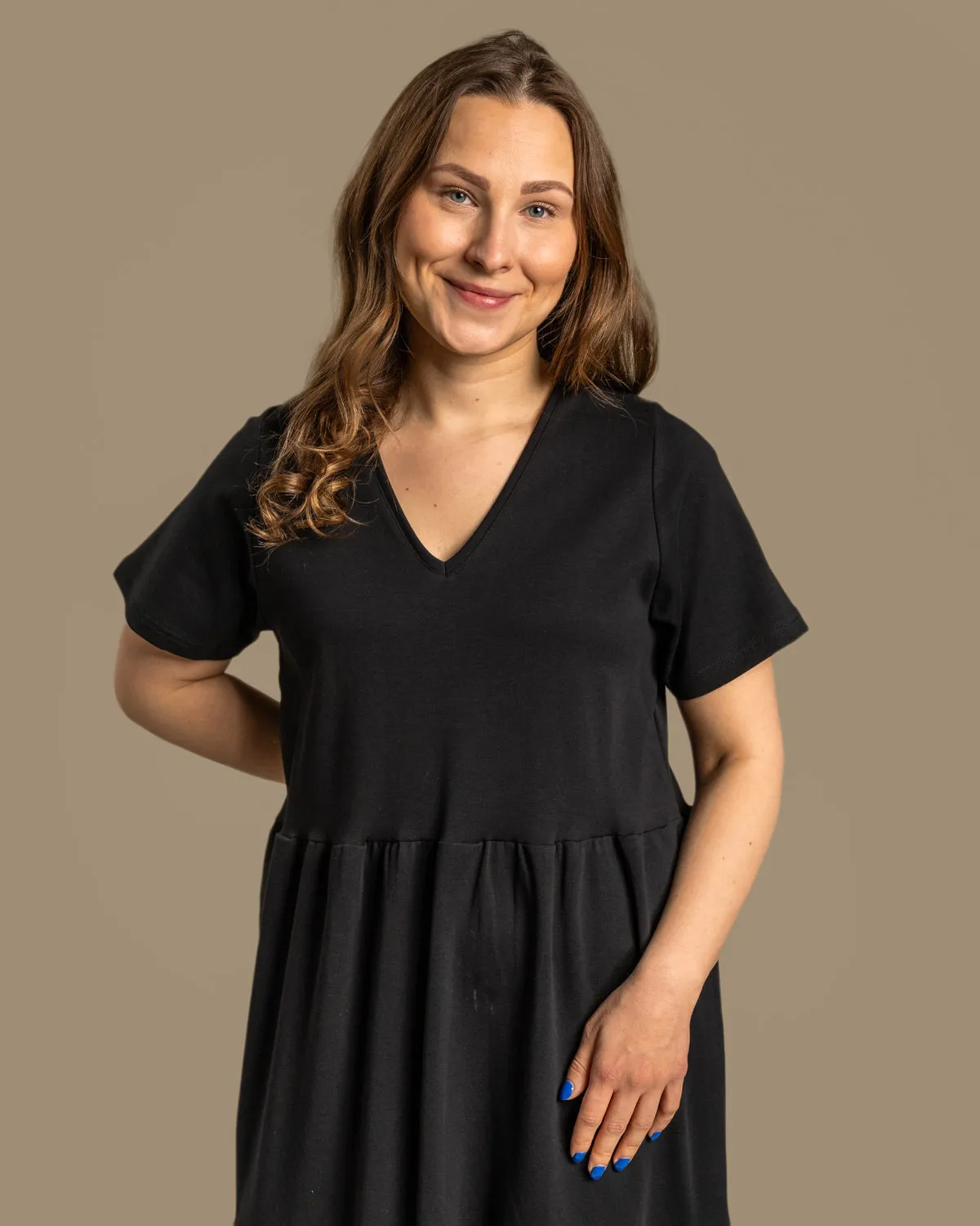 V-Neck Maxi Dress Black sold by Ivalo.com product image thumbnail 2