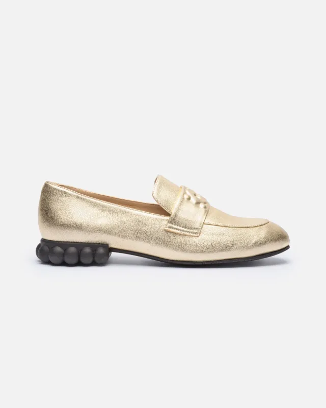 Loaf Loafers Champagne sold by Ivalo.com