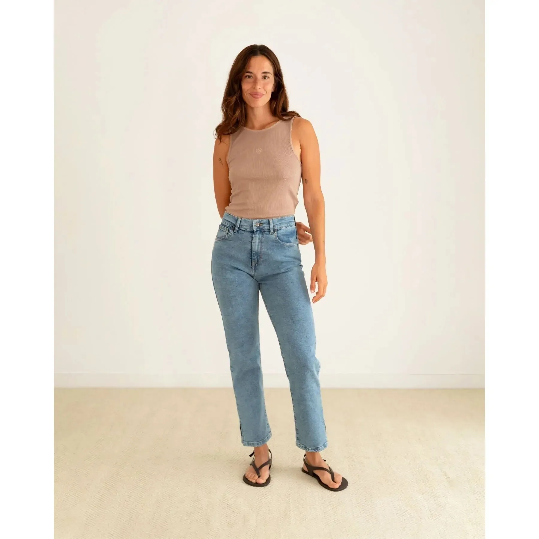 Straight Jeans Aire sold by Ivalo.com