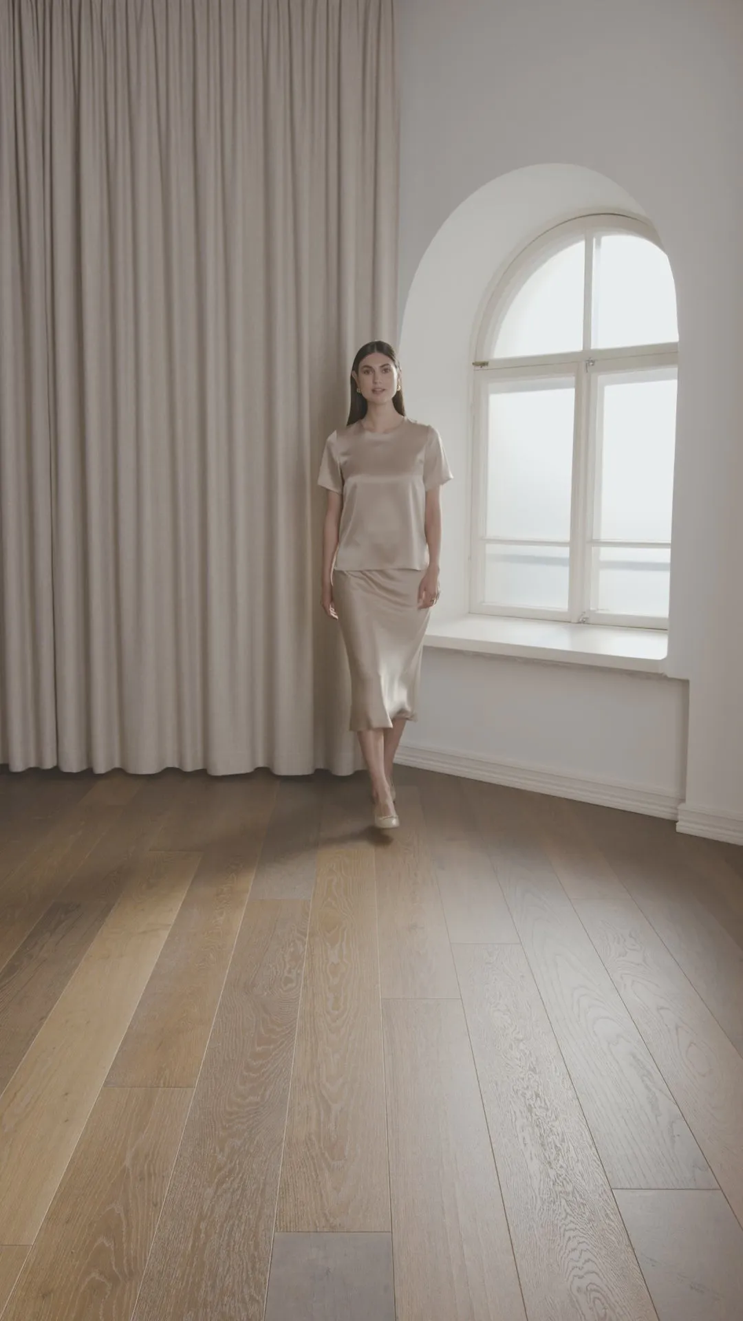 Tessa Short Sleeve Satin Shirt Latte sold by Ivalo.com product image thumbnail 4