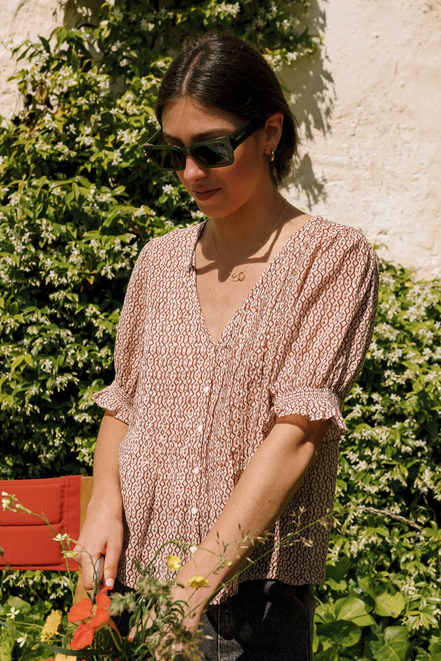 Elastic Short Sleeve Shirt Brown sold by Ivalo.com