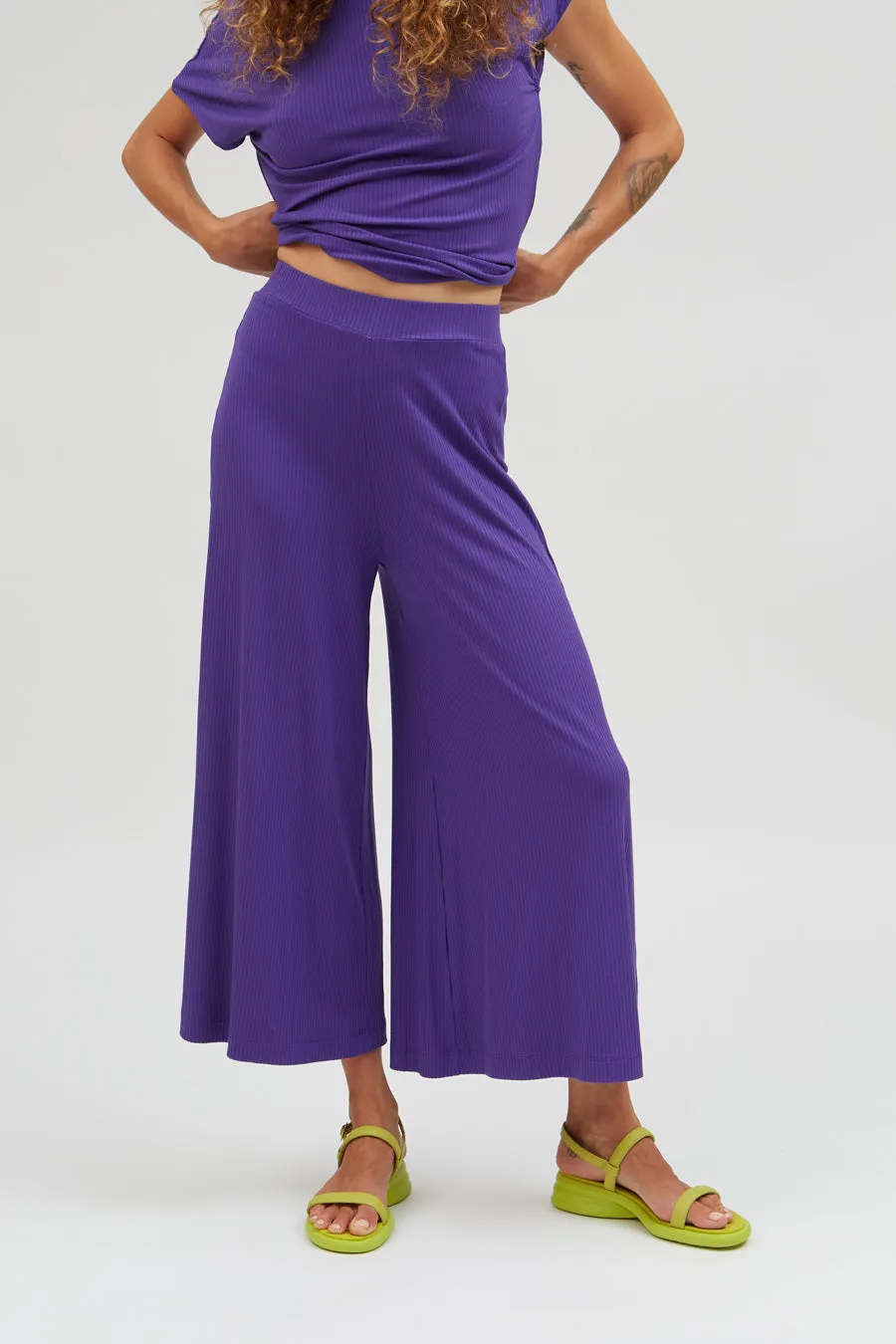 Madeira Pants Violet sold by Ivalo.com