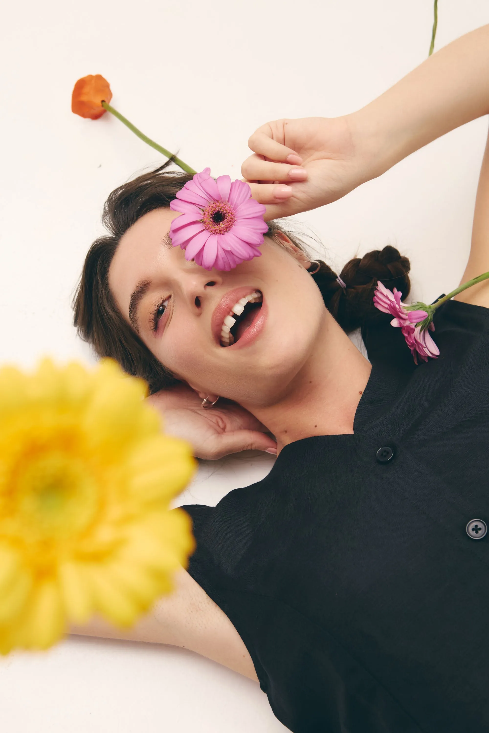 Azuah Vest Black sold by Ivalo.com