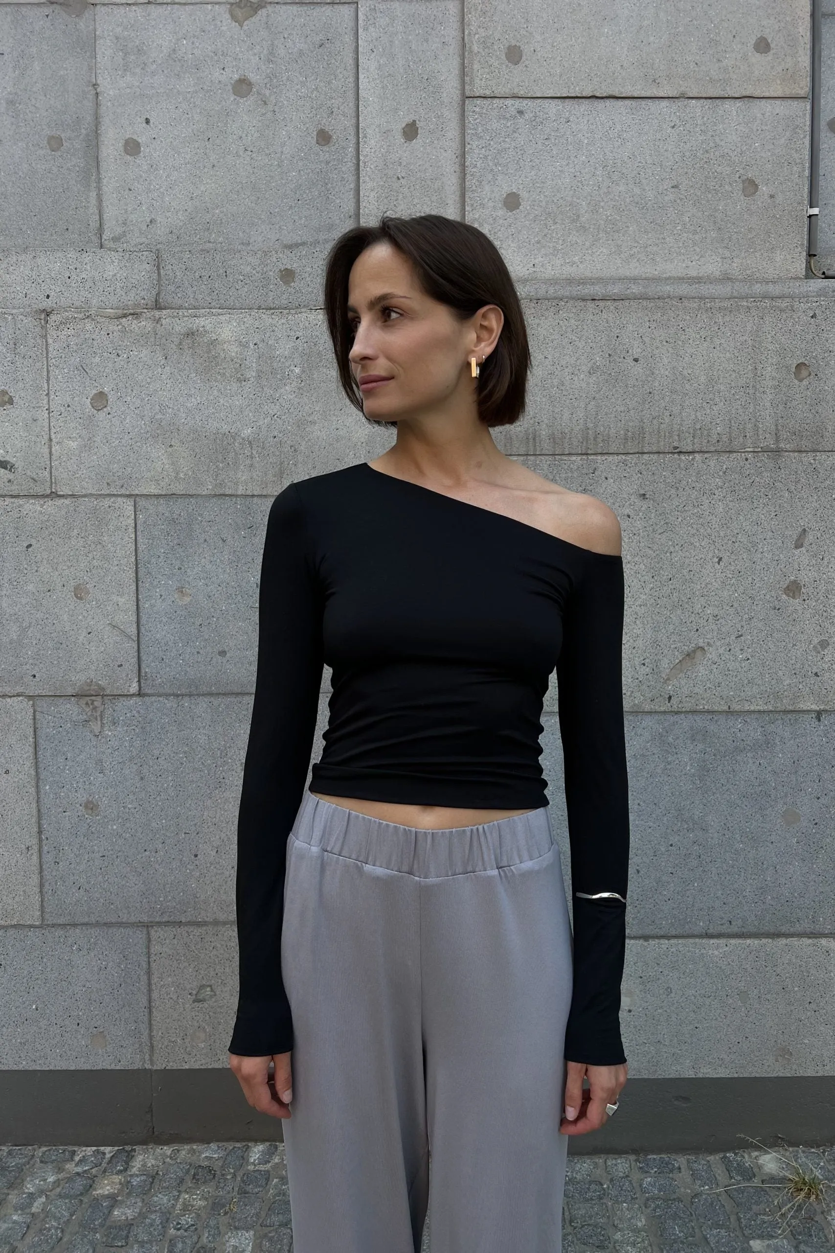 Over Shoulder Top Black sold by Ivalo.com product image thumbnail 2