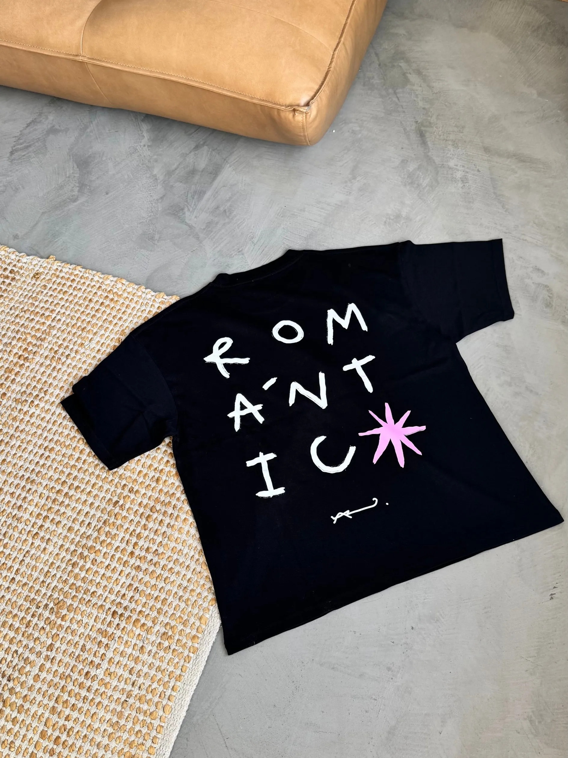 Romantic T-Shirt Black sold by Ivalo.com product image thumbnail 2