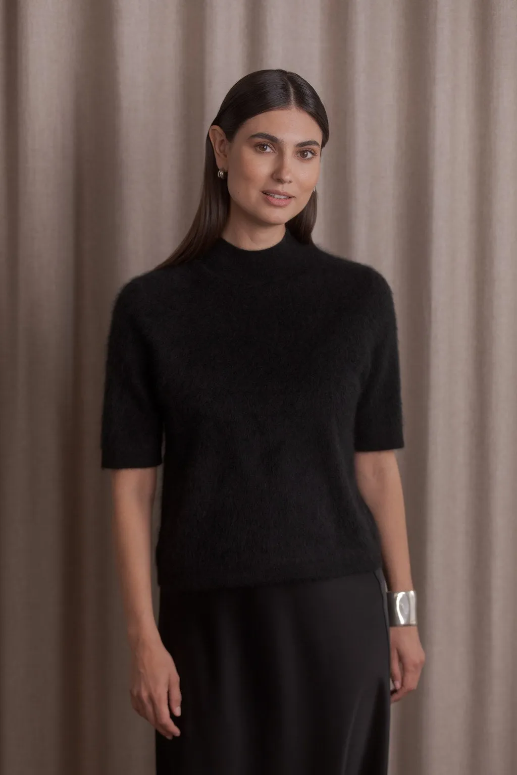 Short-sleeved Half-Turtleneck Cashmere Sweater Black sold by Ivalo.com