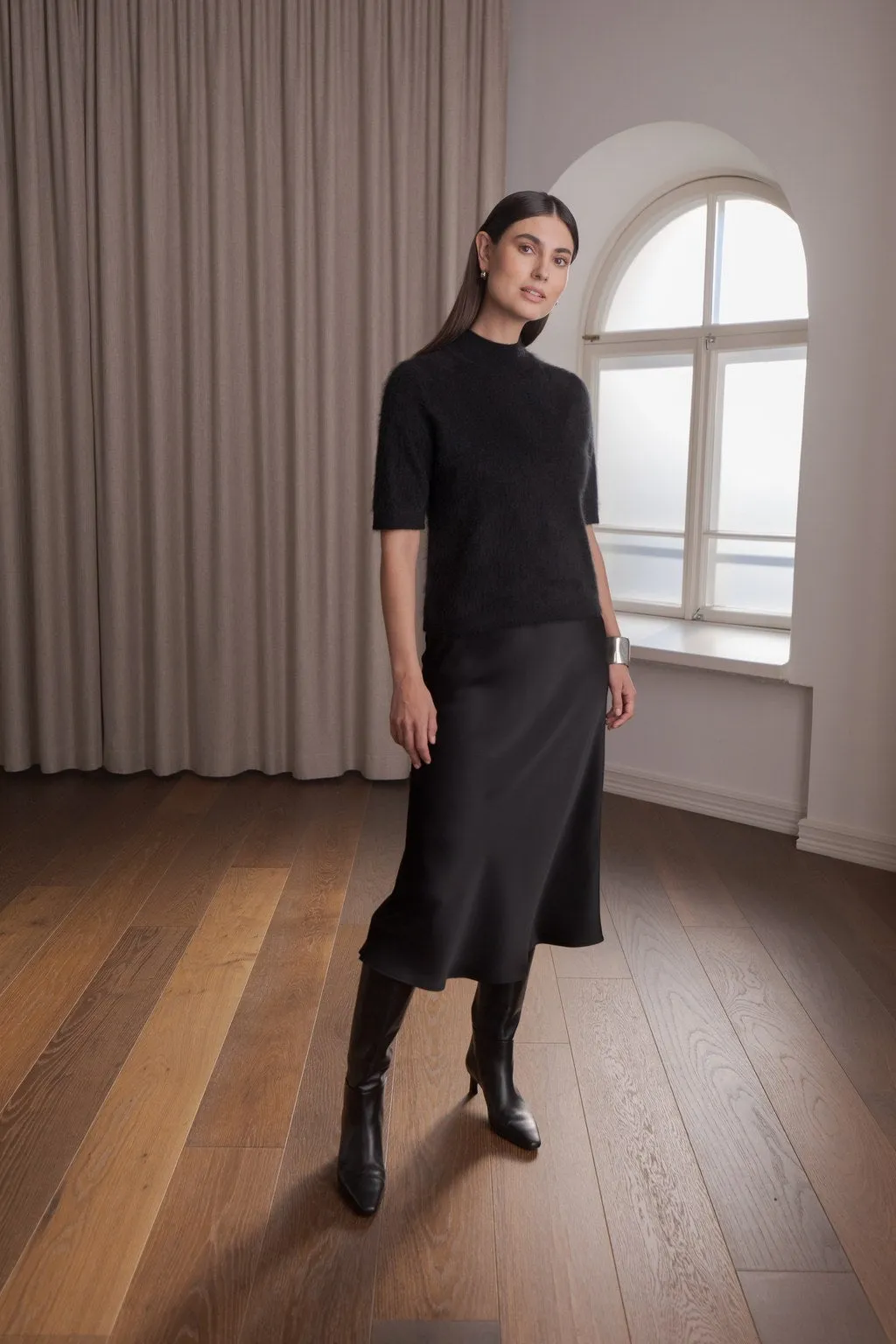 Short-sleeved Half-Turtleneck Cashmere Sweater Black sold by Ivalo.com product image thumbnail 4