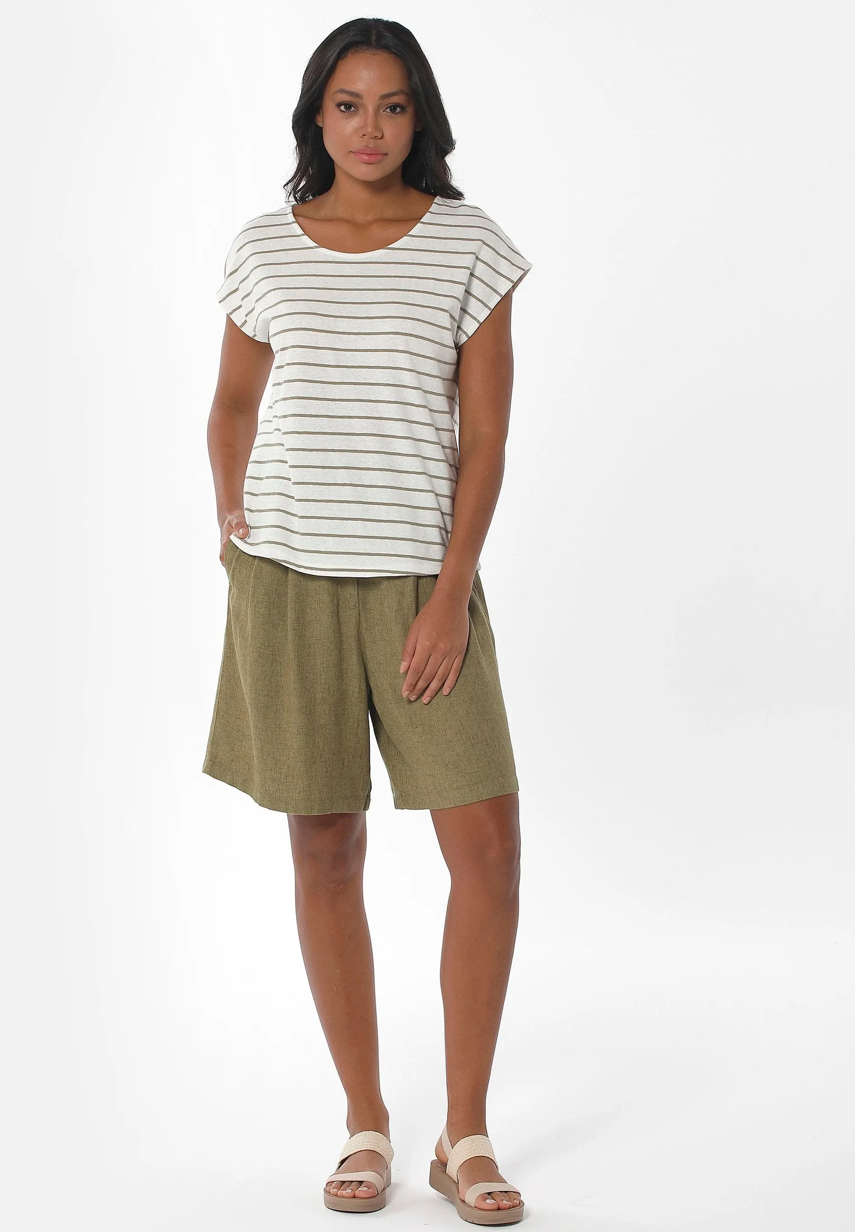 Women's Pleated Linen Blend Shorts Olive sold by Ivalo.com product image thumbnail 2