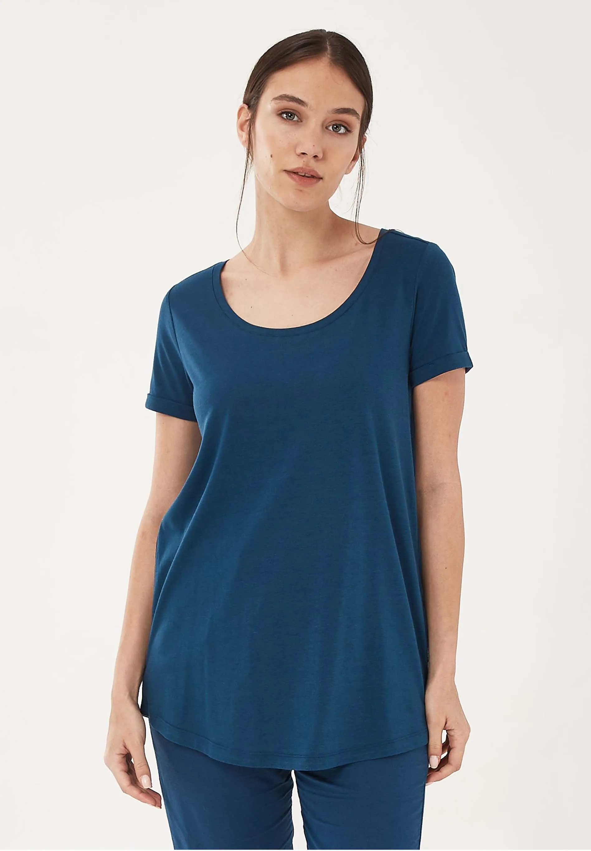 Lyocell Blend Round Neck T-Shirt Navy sold by Ivalo.com