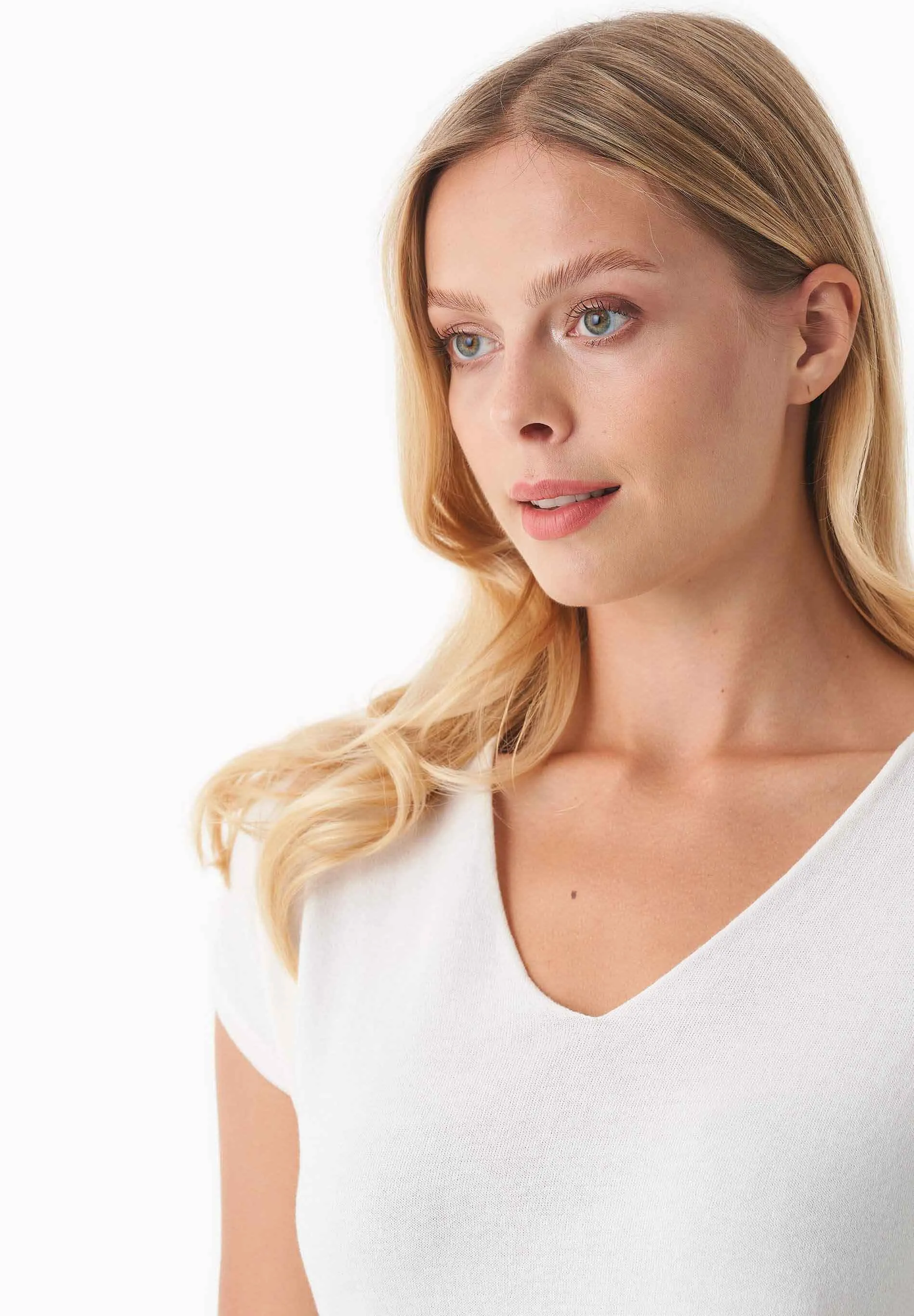 Women's Knit V-Neck T-Shirt Off White sold by Ivalo.com product image thumbnail 5