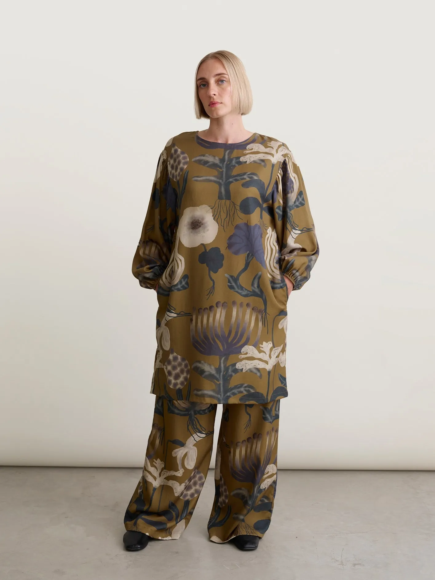 Sea Flowers Pants sold by Ivalo.com product image thumbnail 3