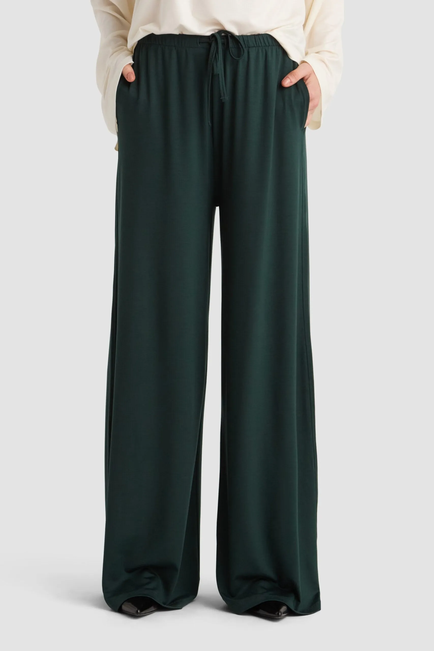 Grey Pants Bottle Green sold by Ivalo.com product image thumbnail 3