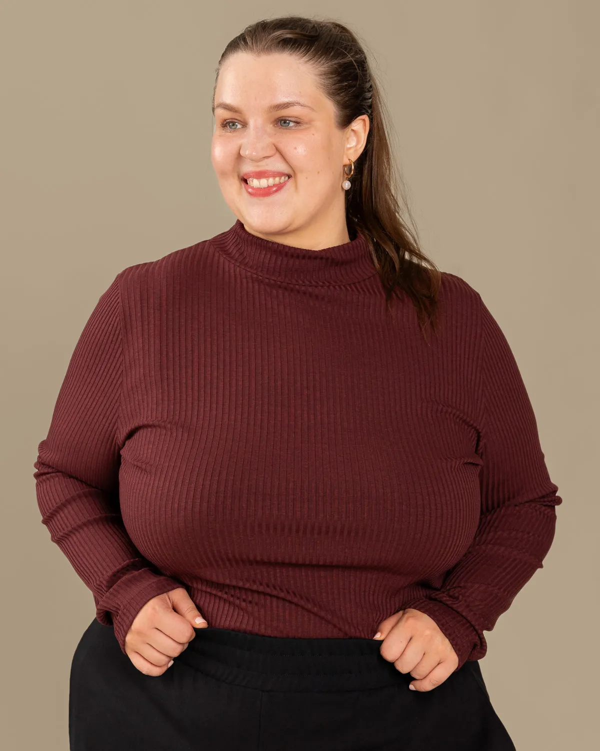 Ribbed Turtleneck Burgundy sold by Ivalo.com product image thumbnail 3