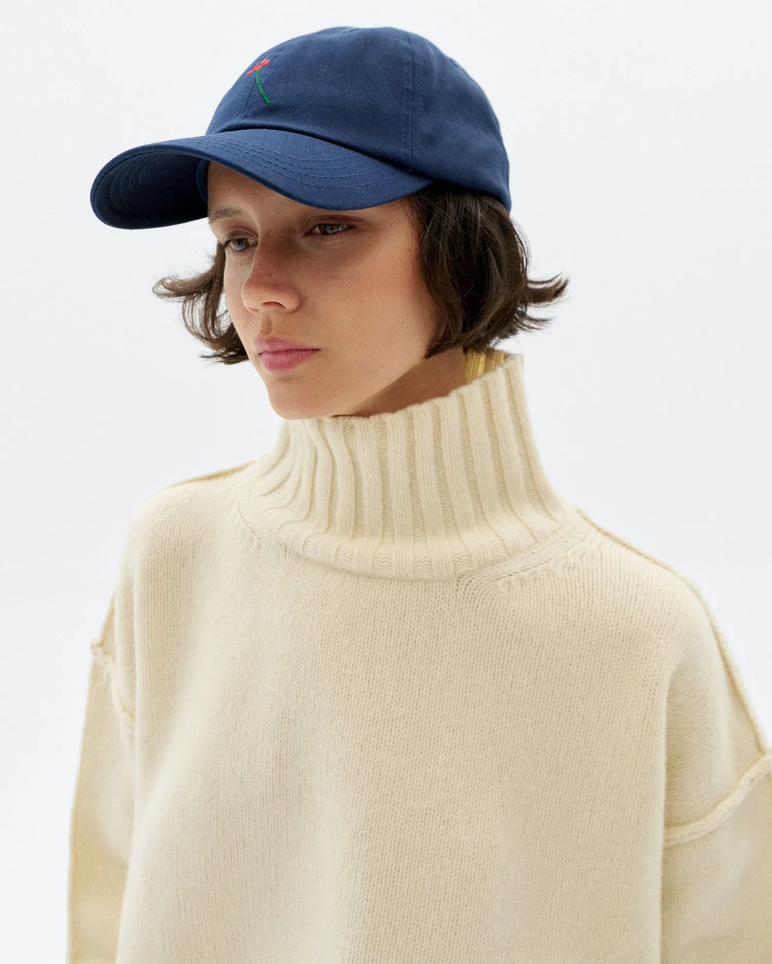 Chris Cap Embroidered Flower TM Blue sold by Ivalo.com product image thumbnail 2