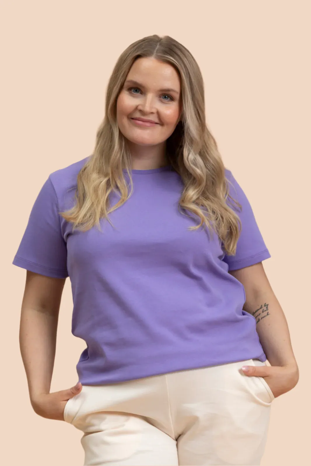 The T-shirt Vivid Lavender sold by Ivalo.com