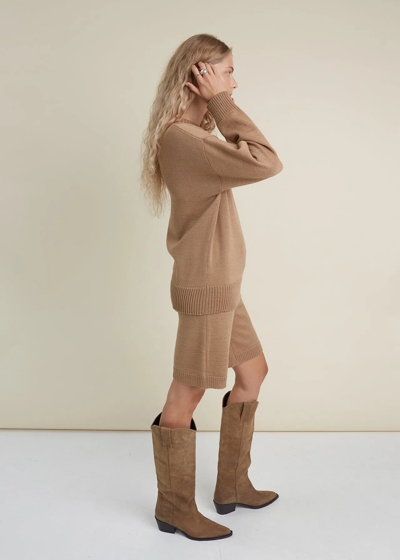 Knitted Merino Wool Oversized Sweater & Shorts Set Camel sold by Ivalo.com product image thumbnail 3