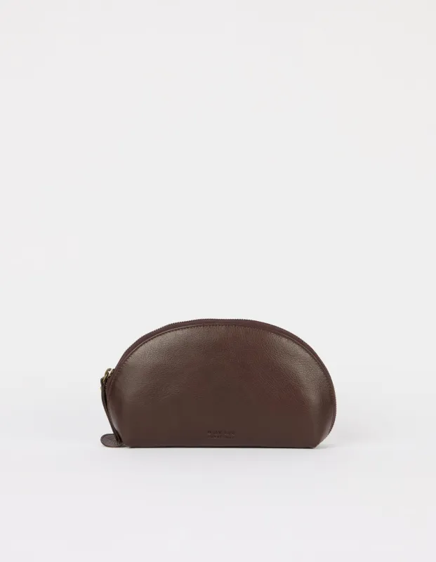 Make up Case Medium Chocolate Soft Grain sold by Ivalo.com