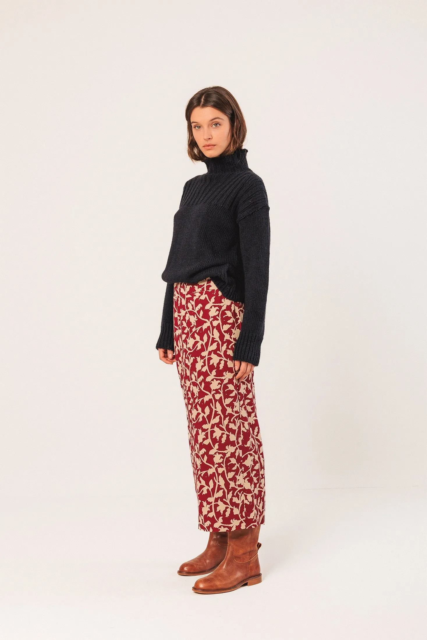 Viscose Pencil Skirt Red sold by Ivalo.com product image thumbnail 4