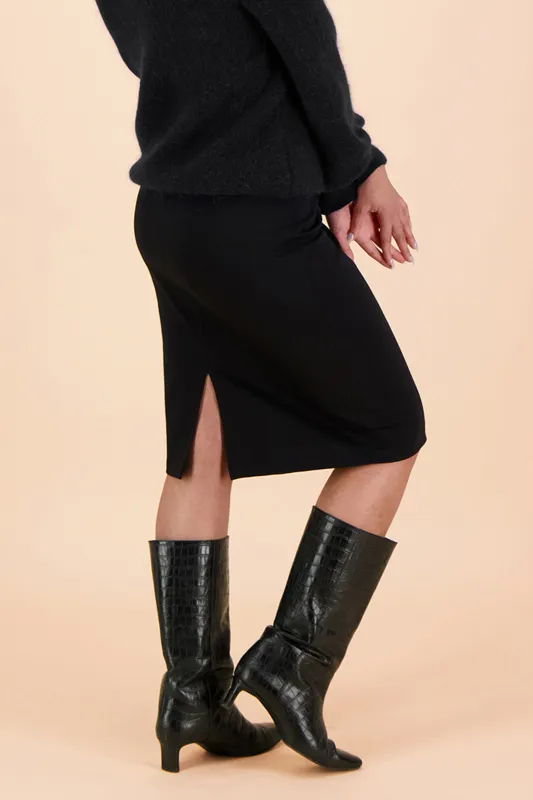 Comfy Pencil Skirt Black sold by Ivalo.com