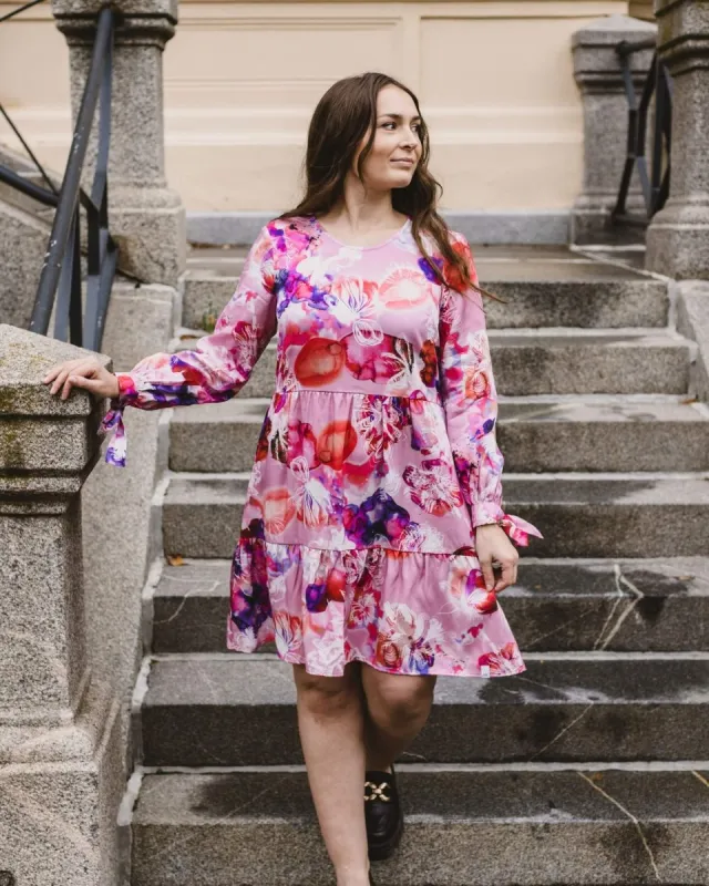 Hailey Dress Coral Reef Pink sold by Ivalo.com