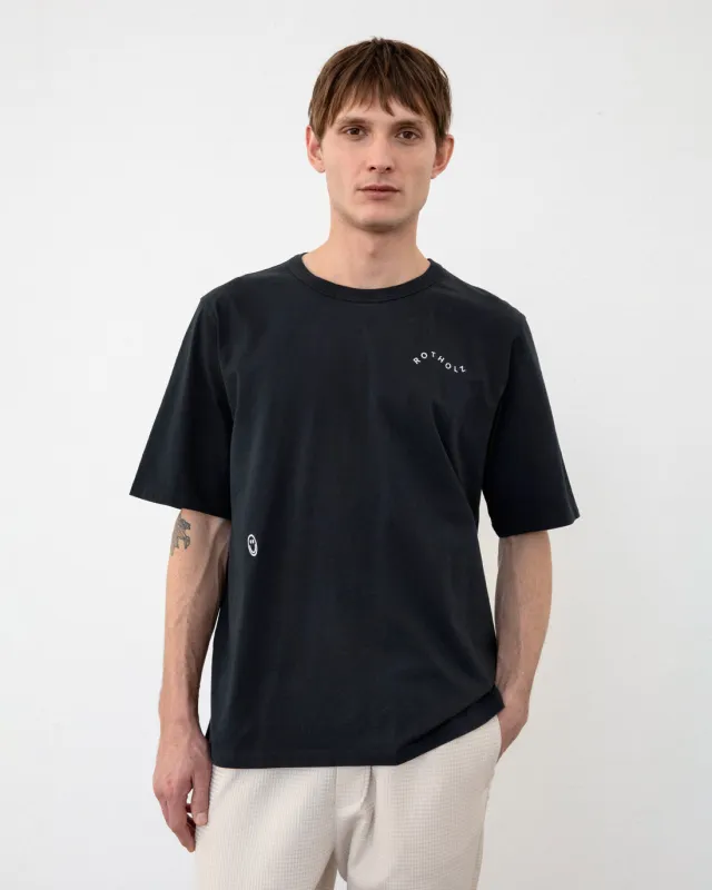 Wavy Logo T-Shirt True Black sold by Ivalo.com