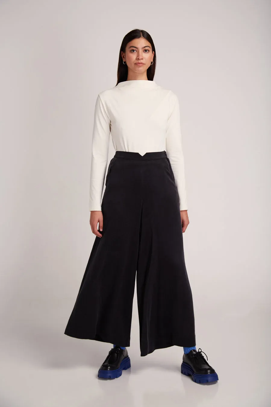 Vent Pants sold by Ivalo.com product image thumbnail 3