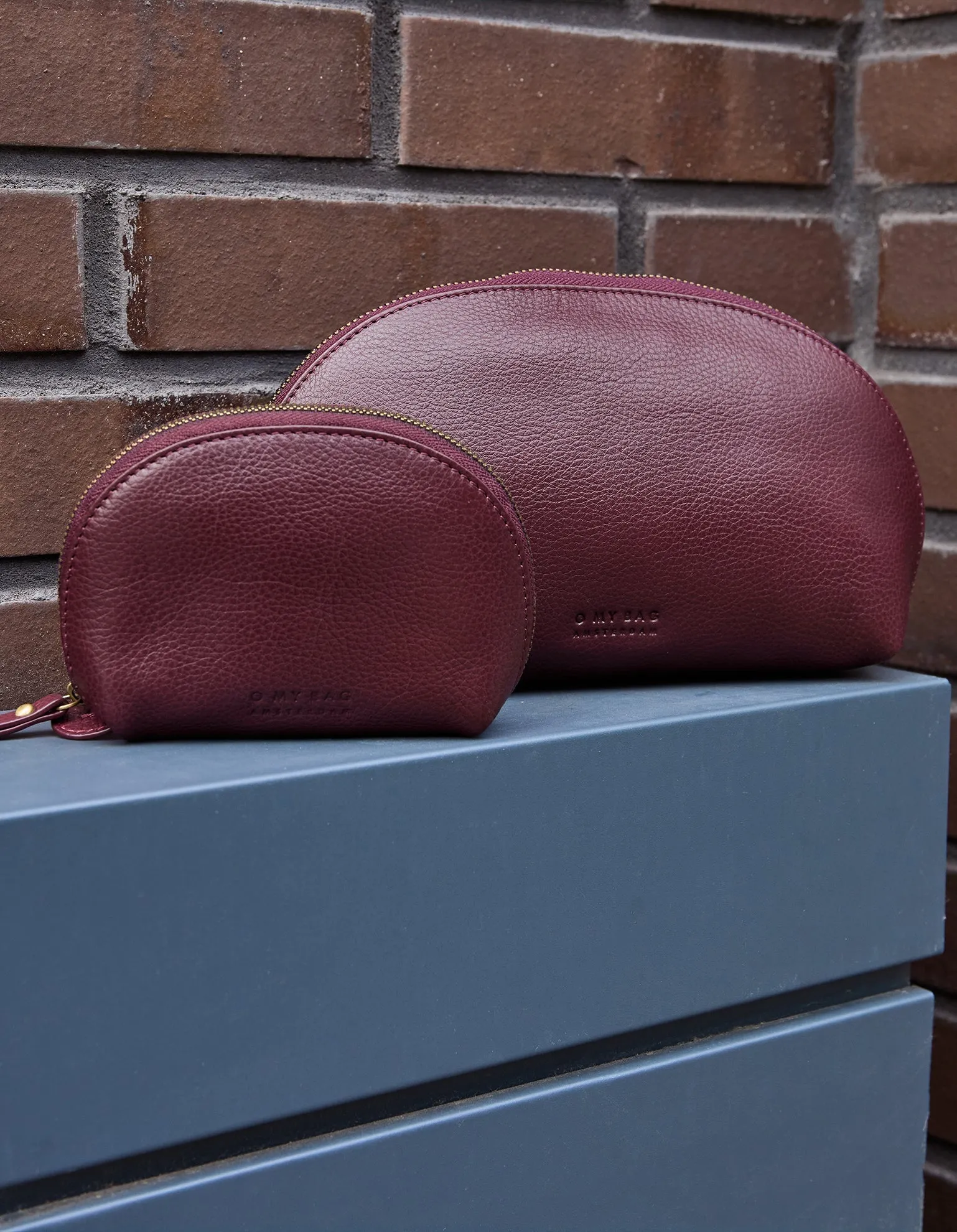 Make up Case Medium Soft Grain Dark Cherry sold by Ivalo.com product image thumbnail 4