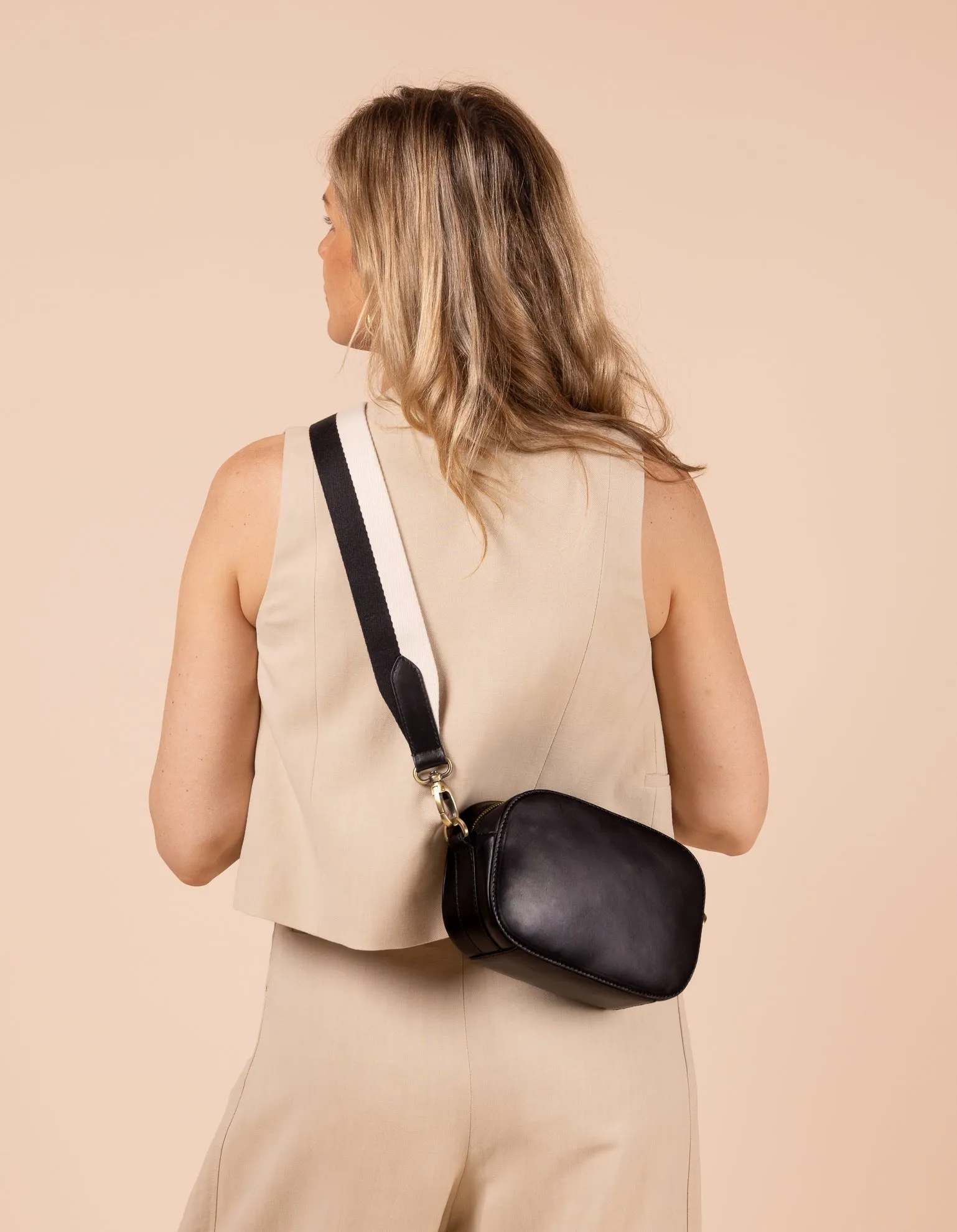 Maya Bag Classic Leather Black sold by Ivalo.com product image thumbnail 2