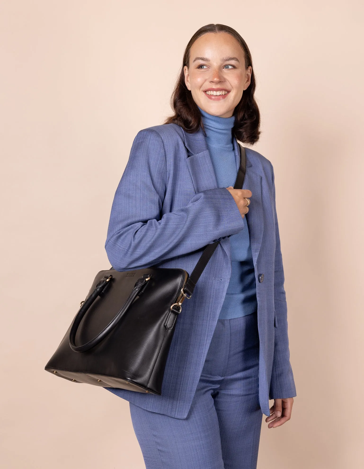 Hayden Classic Leather Bag Black sold by Ivalo.com product image thumbnail 2