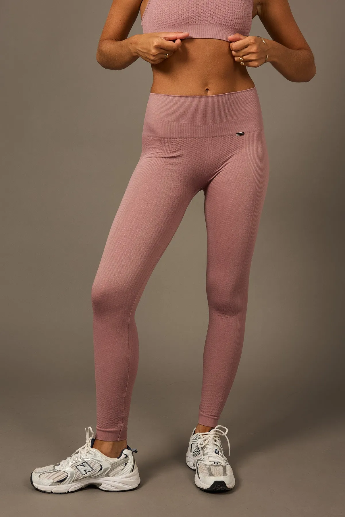 Flow Leggings Berry Velvet sold by Ivalo.com