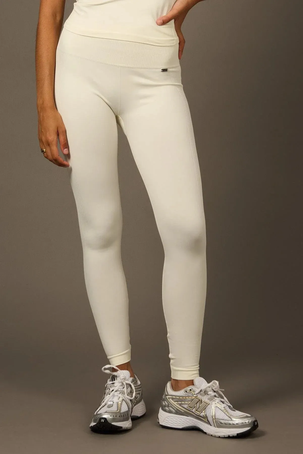 Bliss Leggings Pearl White sold by Ivalo.com