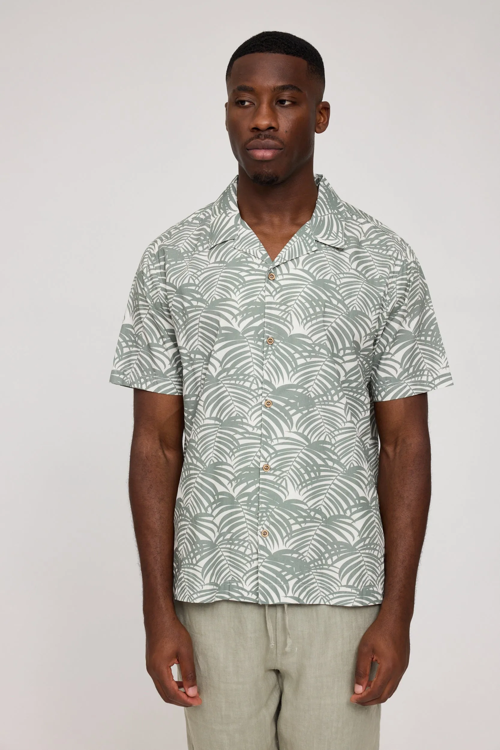 Resort Shirt sold by Ivalo.com
