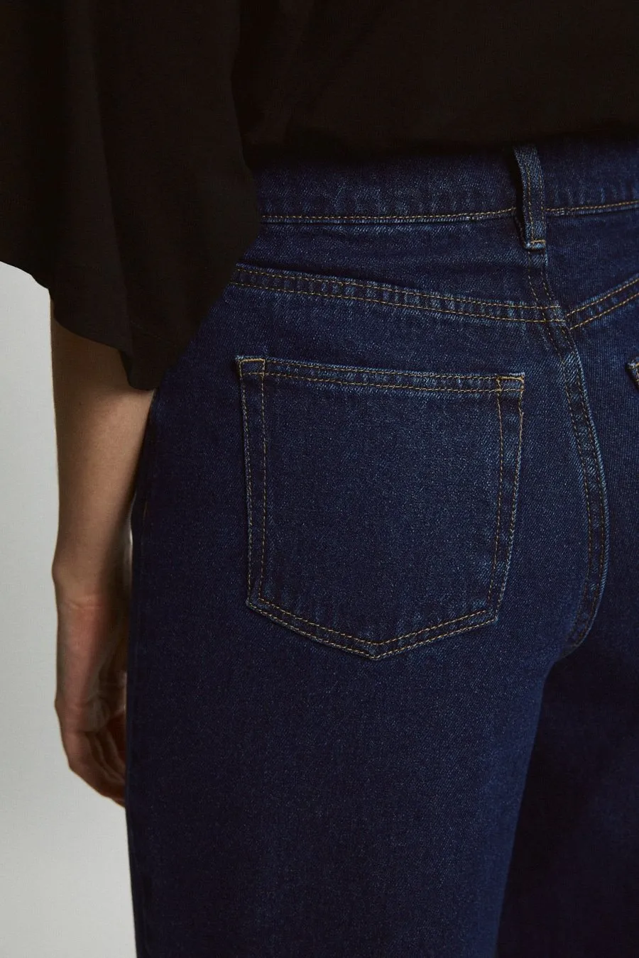 Allison Jeans sold by Ivalo.com product image thumbnail 5