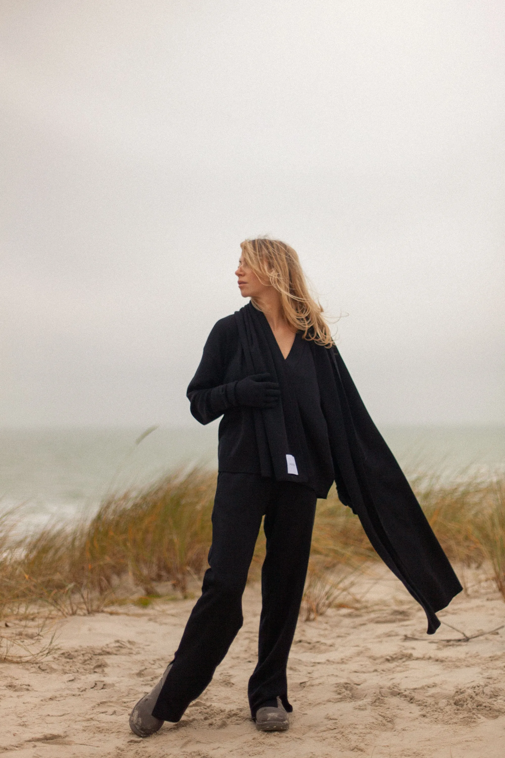 Via Merino Wool Scarf & Gloves Set Black sold by Ivalo.com product image thumbnail 5