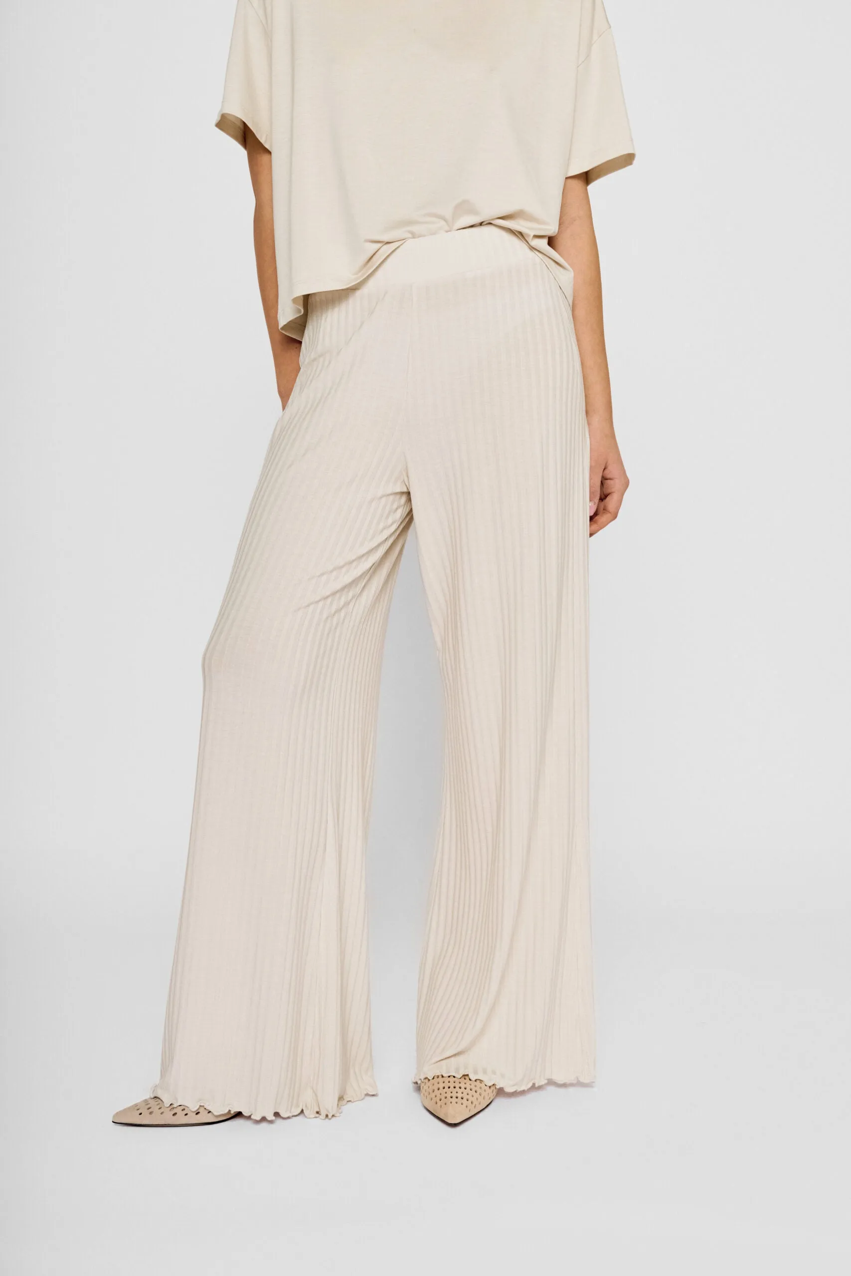 Ouette Pants Oyster sold by Ivalo.com