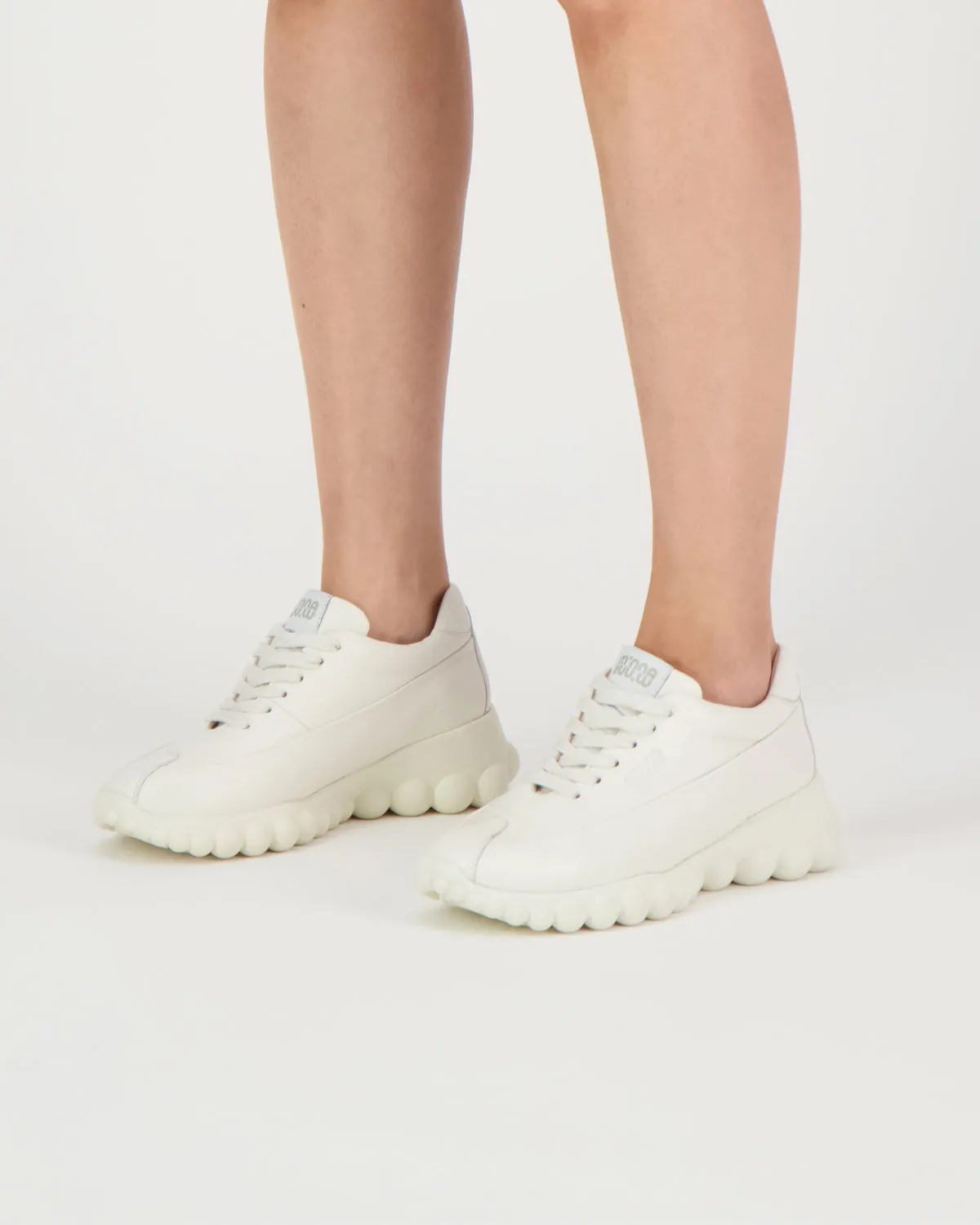 Mother-Of-Pearl Sneakers Porcelain Leather sold by Ivalo.com product image thumbnail 2