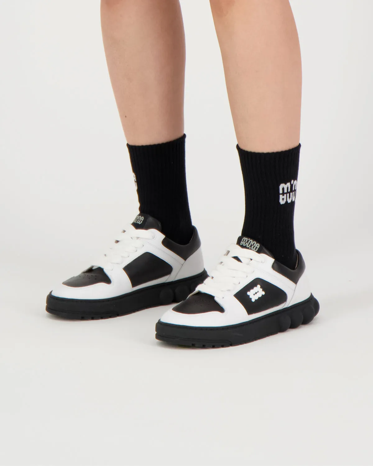 Oyster Sneakers Black/White Leather sold by Ivalo.com product image thumbnail 2