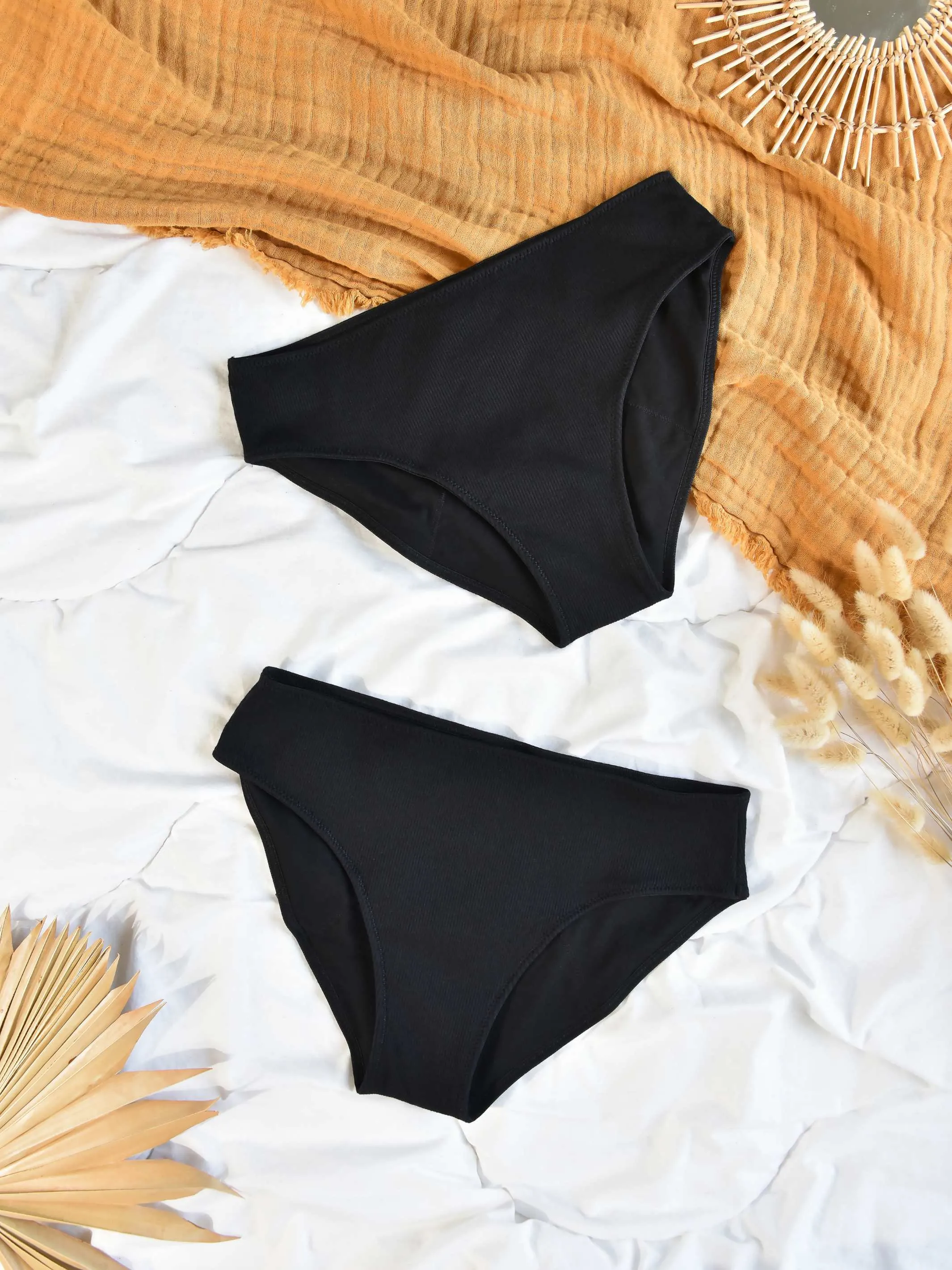 Medium-Heavy Flow Period Panties Set Black sold by Ivalo.com product image thumbnail 4