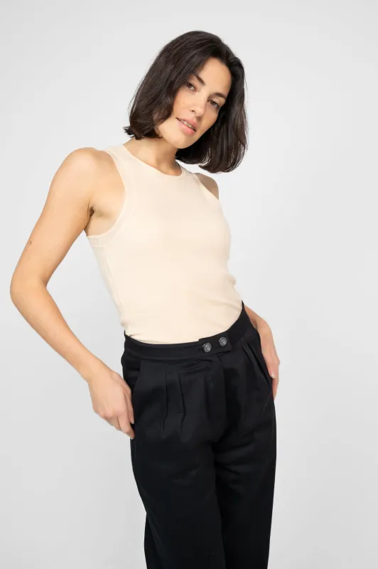 Double Layered Top Sand sold by Ivalo.com