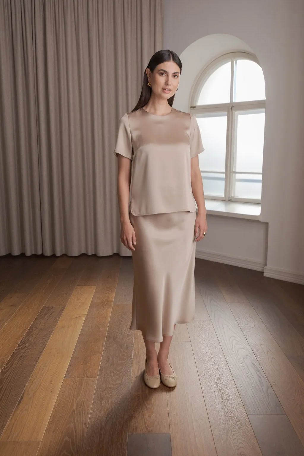 Tessa Short Sleeve Satin Shirt Latte sold by Ivalo.com product image thumbnail 2