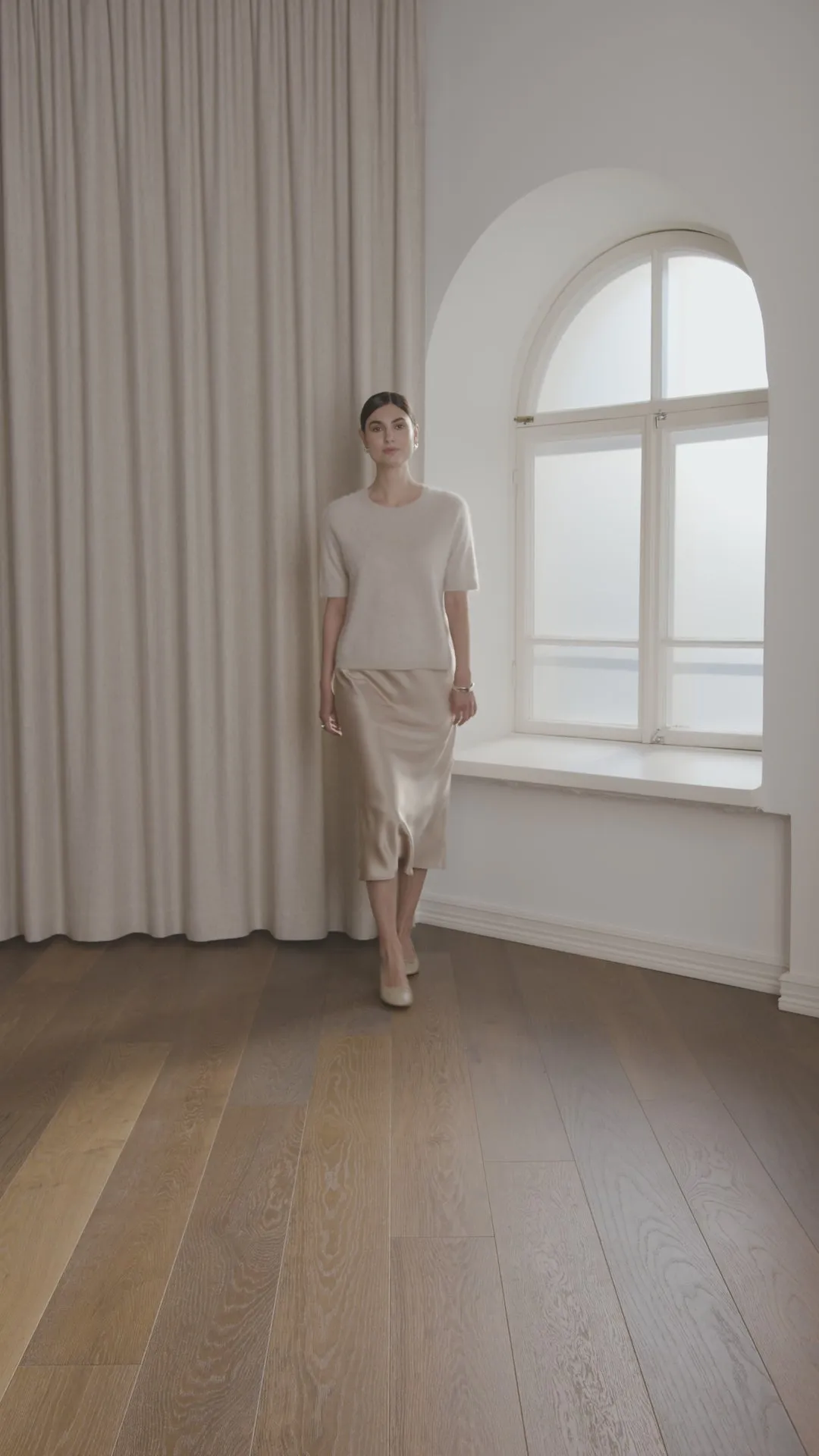 Karlie Short Sleeve Cashmere Sweater Latte sold by Ivalo.com product image thumbnail 5