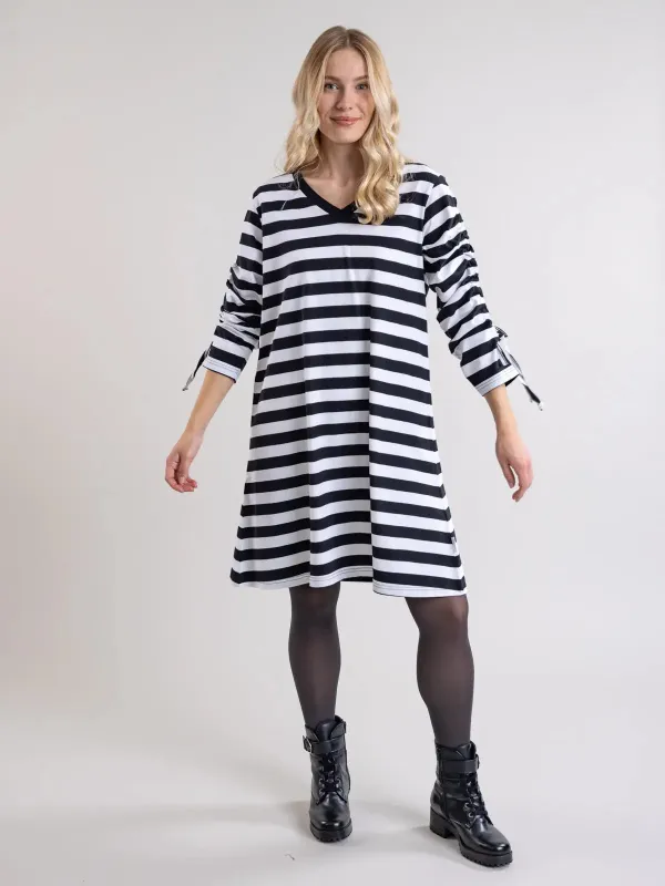 Ailigas Dress Black and White striped sold by Ivalo.com