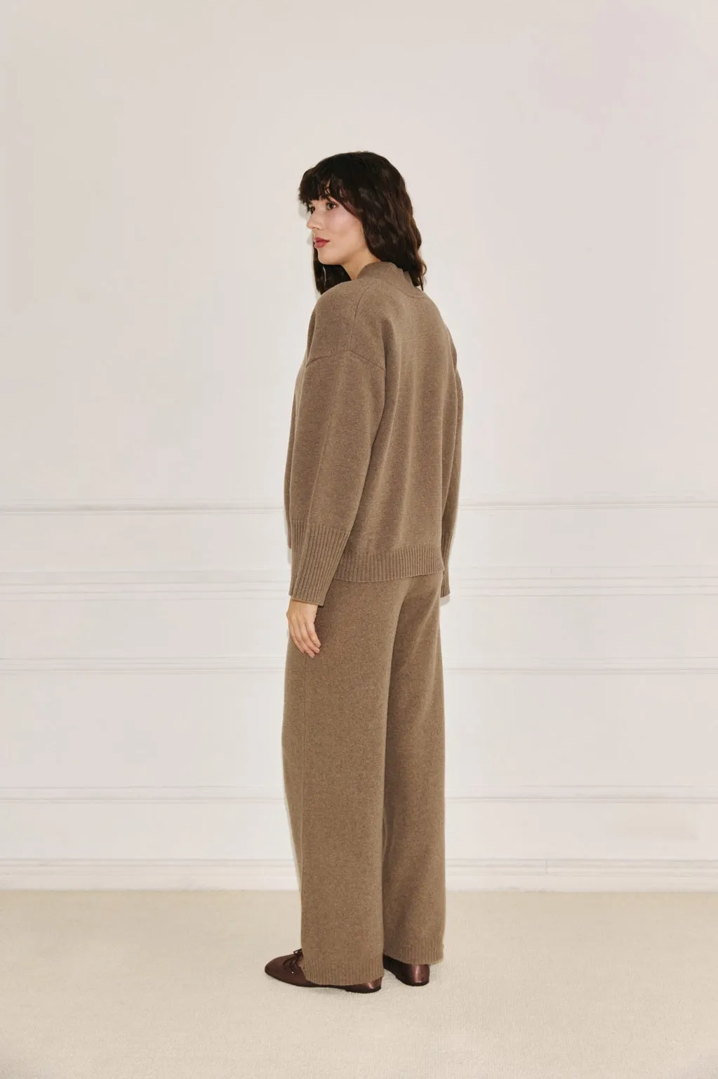 Amelié Cashmere Trousers Taupe sold by Ivalo.com product image thumbnail 2