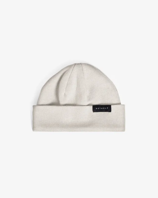 Short Fine Beanie Shell White sold by Ivalo.com